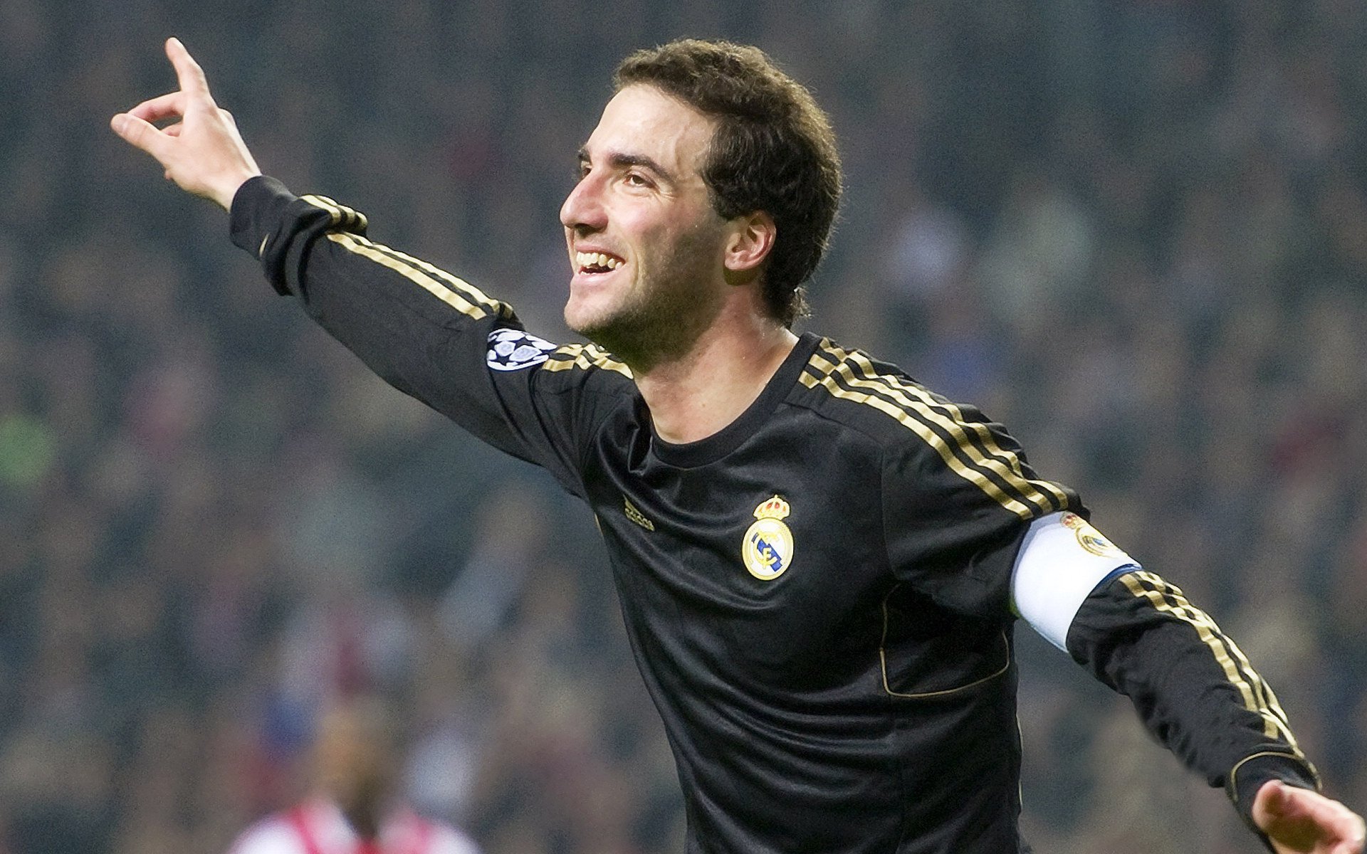 开云体育APP下载-姆巴佩续约巴黎圣日耳曼至2026年，姆巴佩在巴黎几号